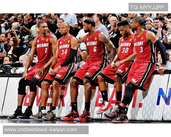 NBA热火与马刺总决赛第七场巅峰对决谁将捧起冠军奖杯的荣耀时刻 NBA热火与马刺总决赛第七场巅峰对决谁将捧起冠军奖杯的荣耀时刻